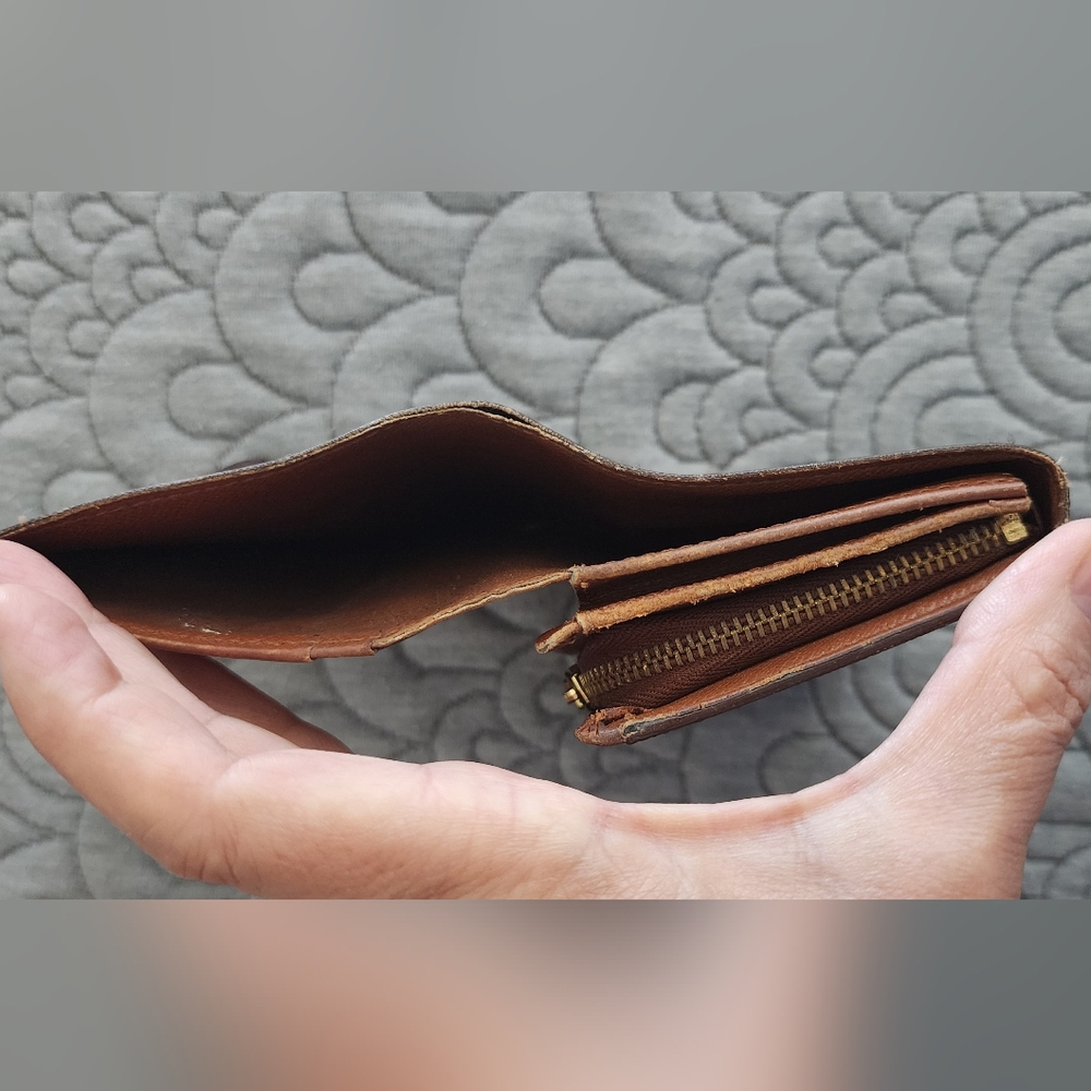 LV Monogram wallet - Picture 9 of 10